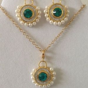 Necklace and earring set